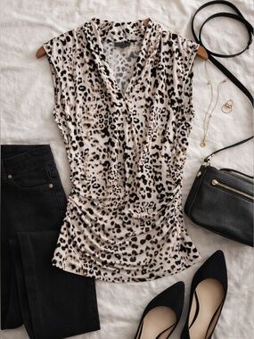 Vince Camuto Ruched Blouse Flattering Leopard Print V-Neck Work Top M